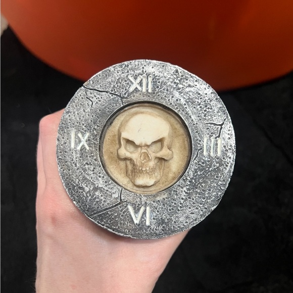 Skull Hourglass with Sand Timer - Picture 2 of 3